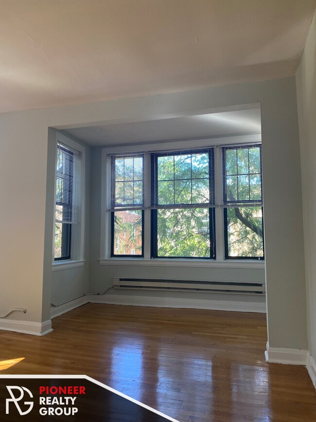 721 W Barry Ave, Unit #721.5-A3