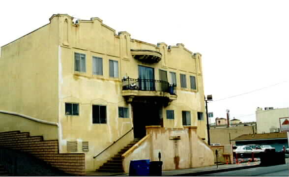 546 W 7th St in San Pedro, CA - Building Photo