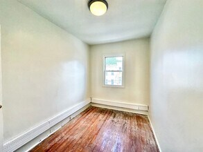 144 Van Horne St in Jersey City, NJ - Building Photo - Building Photo