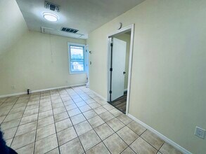581 Madison Ave, Unit 1 in Elizabeth, NJ - Building Photo - Building Photo