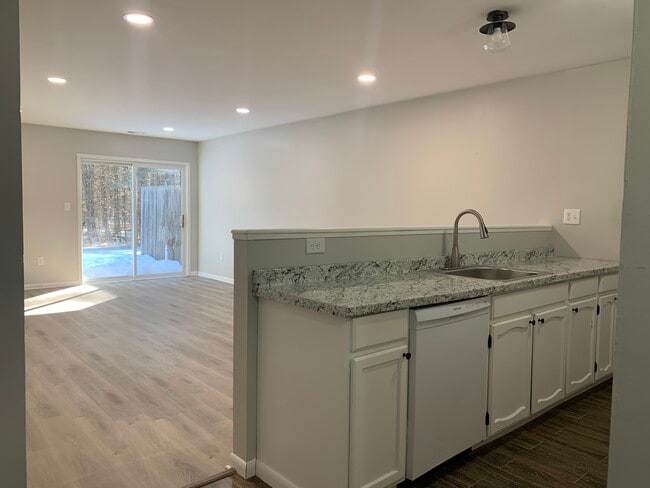 3 Plantation Ln, Unit A