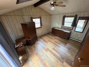 192 Woodland Dr in East Islip, NY - Building Photo - Building Photo