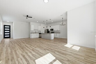 1 Fanshawe Ln in Palm Coast, FL - Building Photo - Building Photo