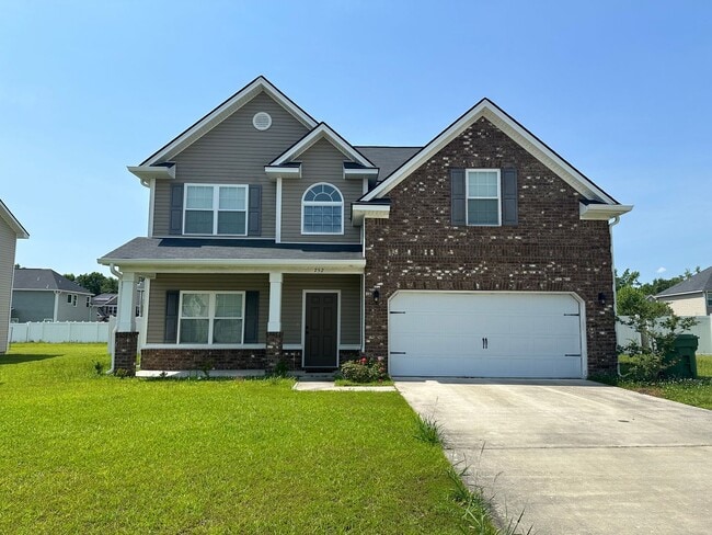 property at 752 English Oak Dr