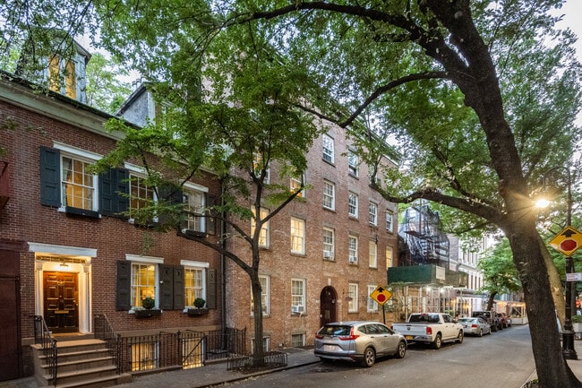 20 Commerce St in New York, NY - Building Photo - Building Photo