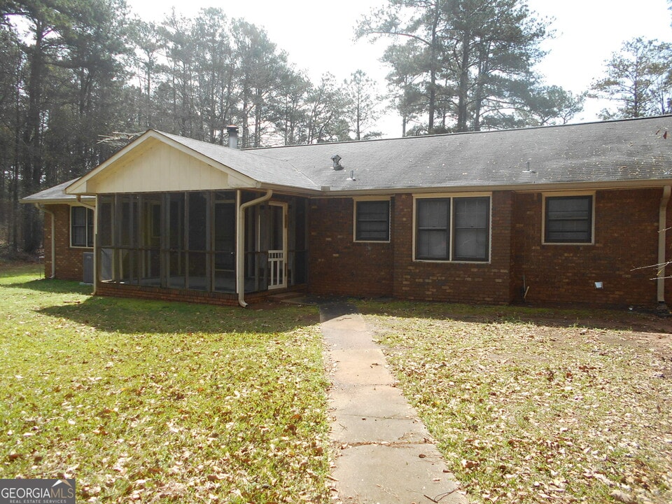 551 Racetrack Rd in Mcdonough, GA - Building Photo