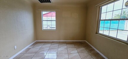 8326 Verde Cir in El Paso, TX - Building Photo - Building Photo