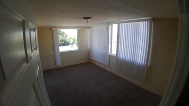 6018 Norwalk Blvd, Unit #200 in Whittier, CA - Foto de edificio - Building Photo