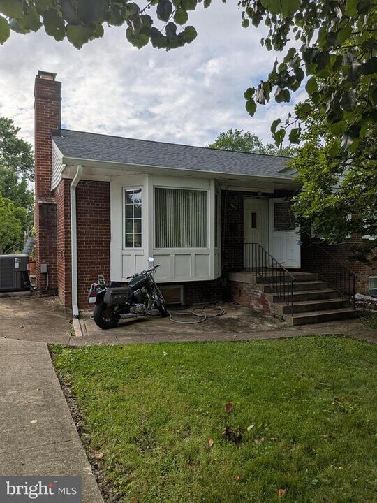 3440 Payne St in Falls Church, VA - Building Photo
