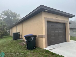 2115 French St in Ft. Myers, FL - Building Photo - Building Photo
