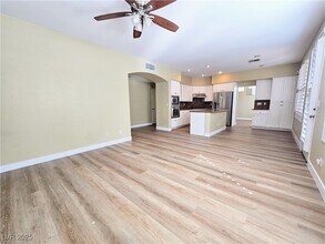 813 Cambridge Cross Pl in Las Vegas, NV - Building Photo - Building Photo