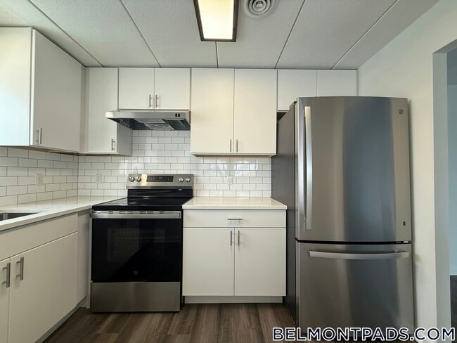 55 Hill Rd, Unit 410 in Belmont, MA - Foto de edificio - Building Photo