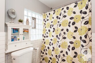 3569 W Cortland St in Chicago, IL - Building Photo - Building Photo