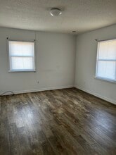 418 E Bay St in Warsaw, NC - Foto de edificio - Building Photo