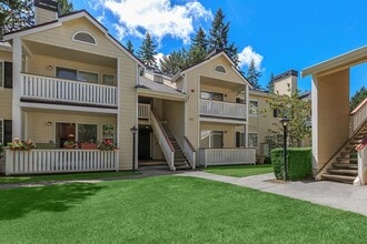 North Country Manor Apartments in Bothell, WA - Building Photo - Building Photo