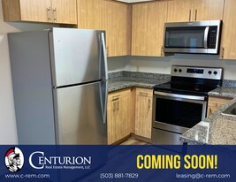 1005 Boedies Dr in Silverton, OR - Building Photo