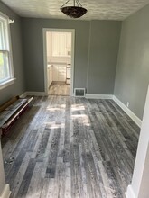 2557 W Walnut St in Springfield, MO - Building Photo - Building Photo