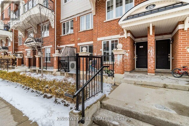 2480-2480 Post Rd in Oakville, ON - Building Photo - Building Photo