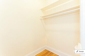2704 N Sawyer Ave, Unit 311 in Chicago, IL - Building Photo - Building Photo