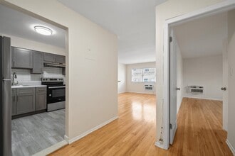 34 E 32nd St in Bayonne, NJ - Building Photo - Building Photo