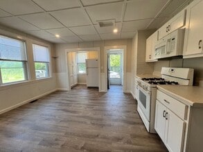 37 N Spooner St in Plymouth, MA - Building Photo - Building Photo