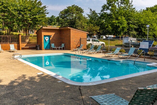137 Green Turtle Ln in Charlottesville, VA - Building Photo - Building Photo