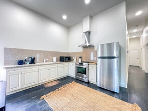2420 Martin Luther King Jr Blvd in New Orleans, LA - Building Photo - Building Photo