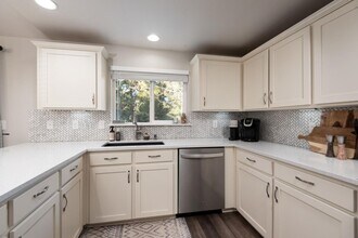 2957 NE Deborah Ct in Bend, OR - Building Photo - Building Photo