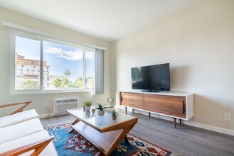 Rosemont Heights Apartments! in Los Angeles, CA - Foto de edificio - Interior Photo