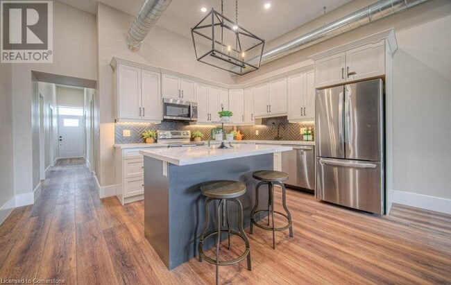 property at 1 Bond St