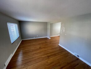 3271 Waltham Ave in Pittsburgh, PA - Building Photo - Building Photo