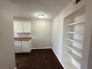 3302 Salisbury Ave, Unit D in Lubbock, TX - Building Photo - Building Photo