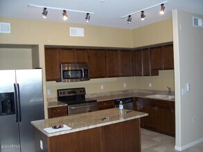 18250 N Cave Creek Rd-Unit -167 in Phoenix, AZ - Foto de edificio - Building Photo