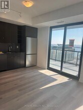 2075 Lakeshore Rd. in Burlington, ON - Building Photo - Building Photo