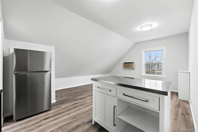 3 Harbor Ln in New Rochelle, NY - Building Photo - Building Photo