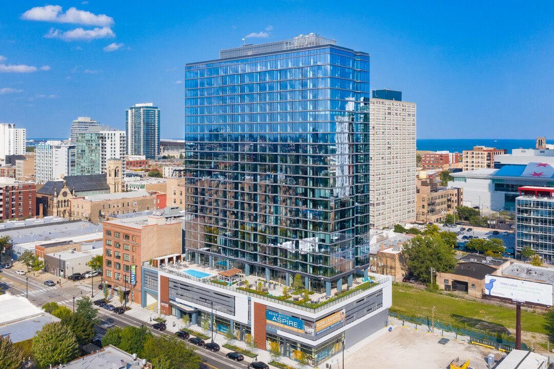 Aspire Residences in Chicago, IL - Foto de edificio