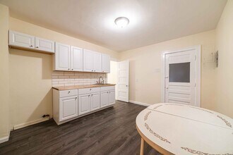 2707 Trowbridge St in Hamtramck, MI - Building Photo - Building Photo