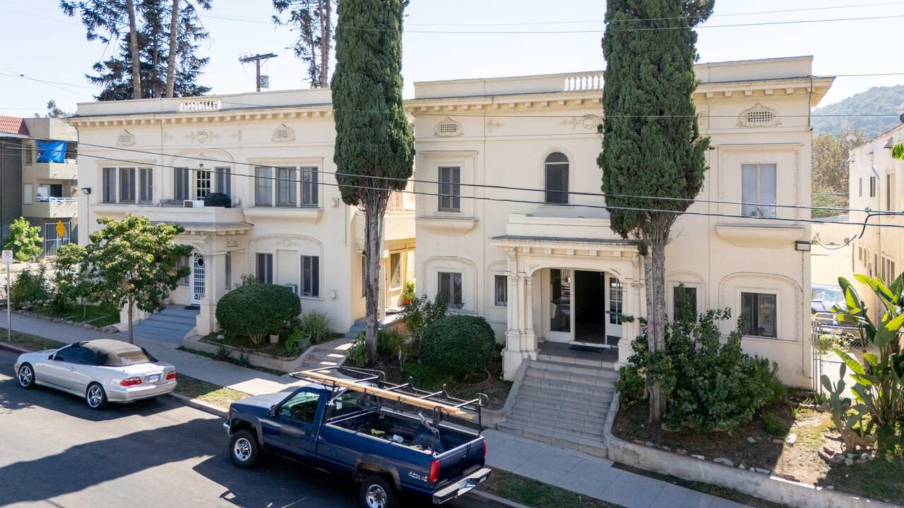 4946 E Echo St in Los Angeles, CA - Building Photo