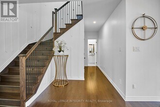 32 Aconitum Way in Ottawa, ON - Building Photo - Building Photo