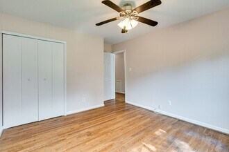 4228 San Carlos Dr in Fairfax, VA - Foto de edificio - Building Photo