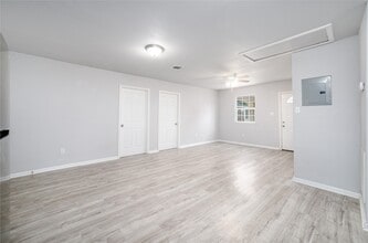 1309 Jefferson St in Baytown, TX - Building Photo - Building Photo