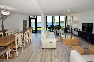1820 Tarpon Ln in Vero Beach, FL - Building Photo - Building Photo