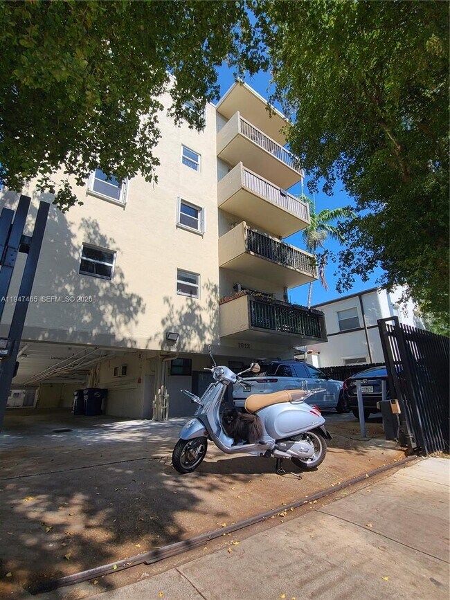 1612 Jefferson Ave in Miami Beach, FL - Building Photo - Building Photo
