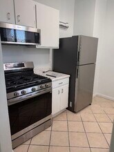 2452 W 18th in Los Angeles, CA - Building Photo - Building Photo