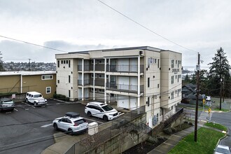 Overlook in Tacoma, WA - Building Photo - Building Photo