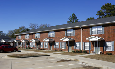 Cottage Park Apartments in Bay Minette, AL - Building Photo - Building Photo