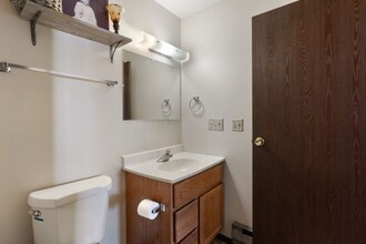 7900 Harwood Ave in Wauwatosa, WI - Building Photo - Building Photo