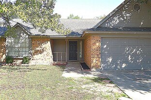 4001 Windy Meadow Ct in Arlington, TX - Building Photo