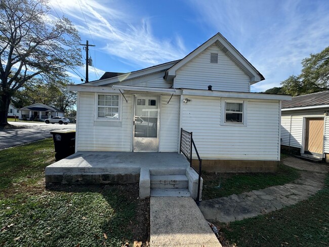 208 N Ave NE in Rome, GA - Building Photo - Building Photo