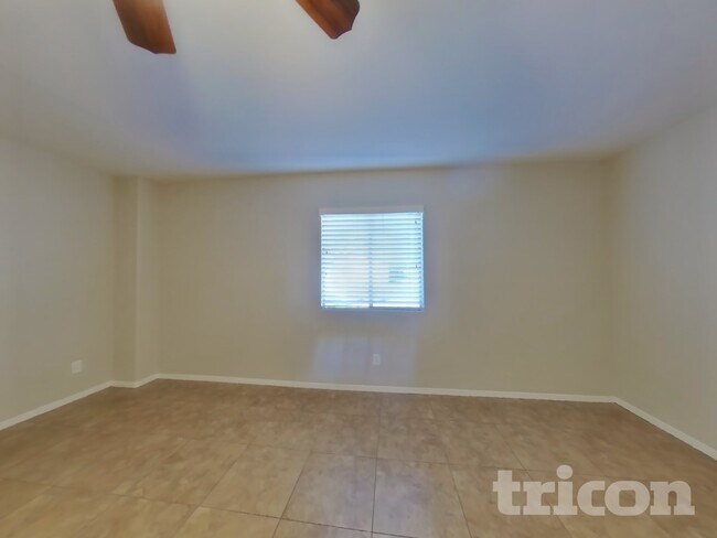 1005 S Solomon in Mesa, AZ - Foto de edificio - Building Photo